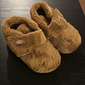 UGG Brown Slippers with Plush Material and Slip-On Style